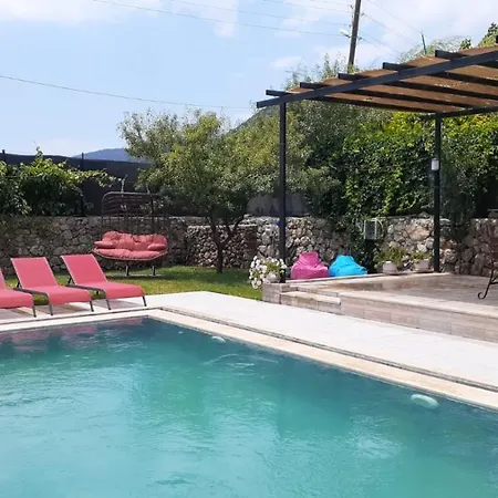 Colorful With Private Pool And Garden In Fethiye וילה