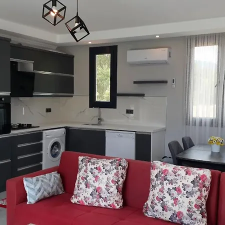 Colorful With Private Pool And Garden In Fethiye فيلة *