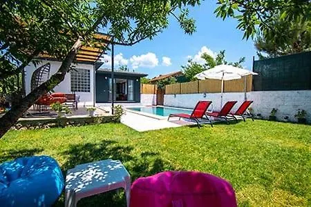Colorful With Private Pool And Garden In Fethiye *